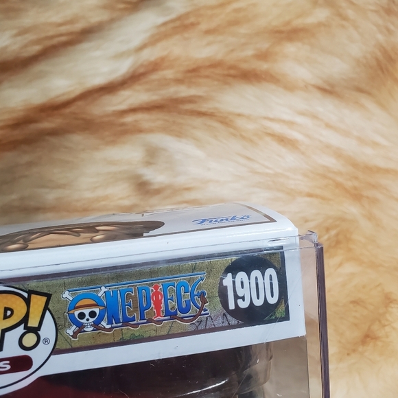 Funko Pop! One Piece: Monkey D. Luffy Bronze Statue #1900 (EXCLUSIVE!!) - Picture 6 of 10